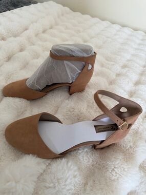 Gianibernini Women’s Tan Low Heel Ankle Strap Pumps